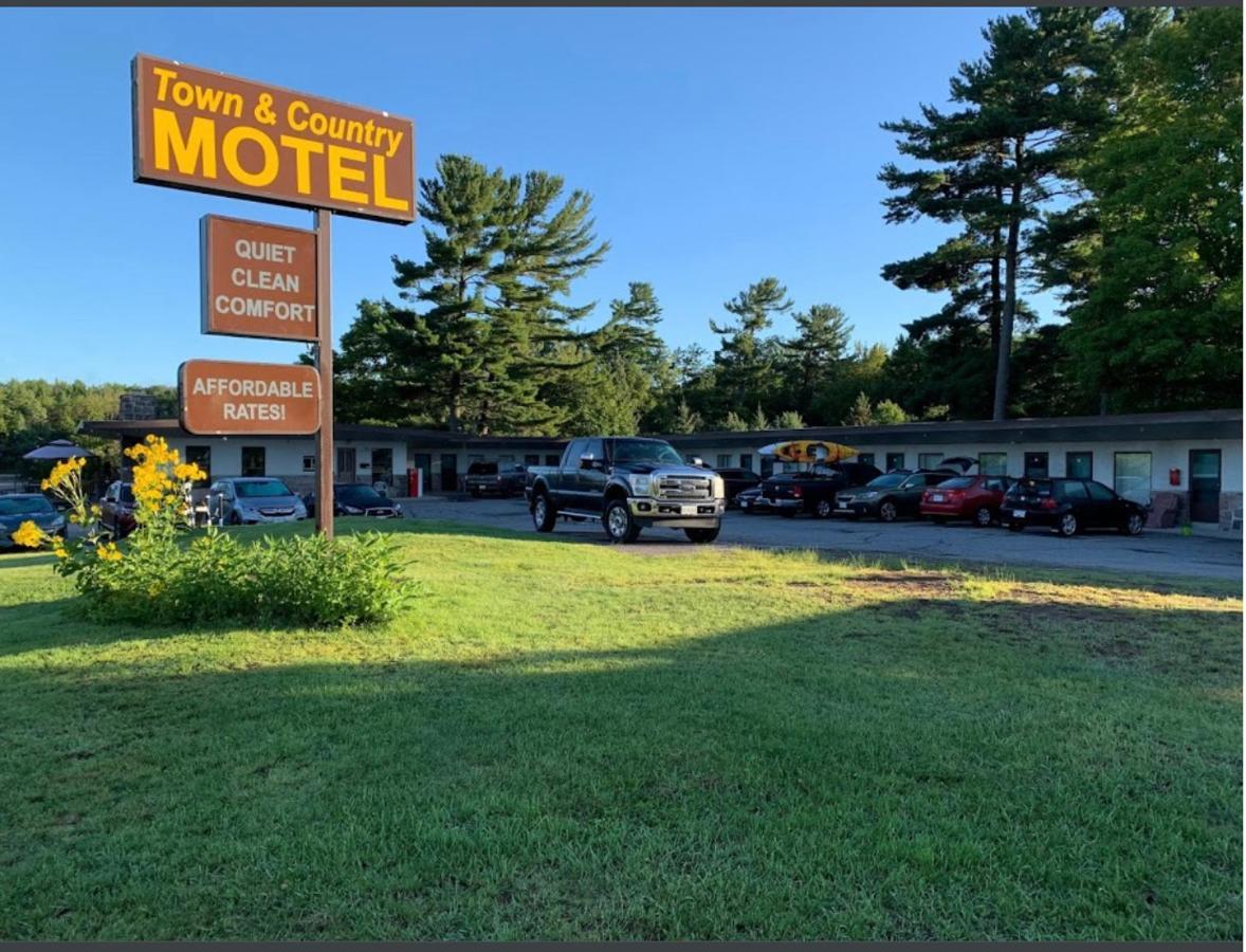 Town & Country Motel Parry Sound Exterior photo