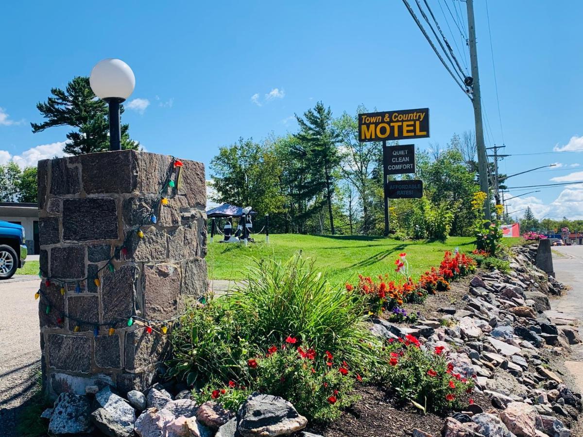 Town & Country Motel Parry Sound Exterior photo