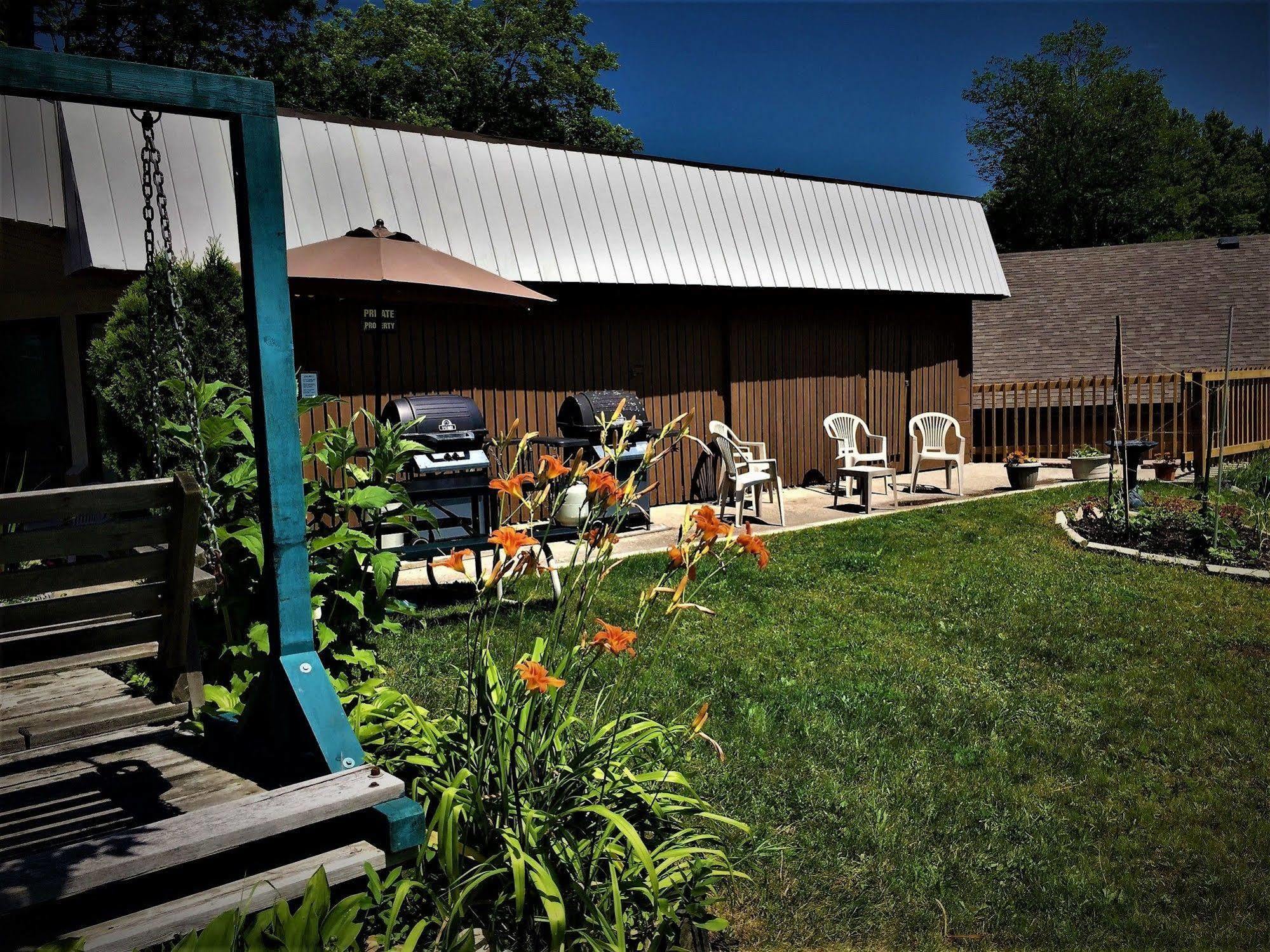 Town & Country Motel Parry Sound Exterior photo